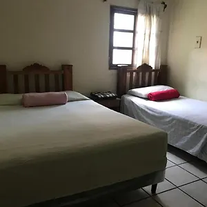 hotel-el-pasaje.guatemalaantiguahotels.com/